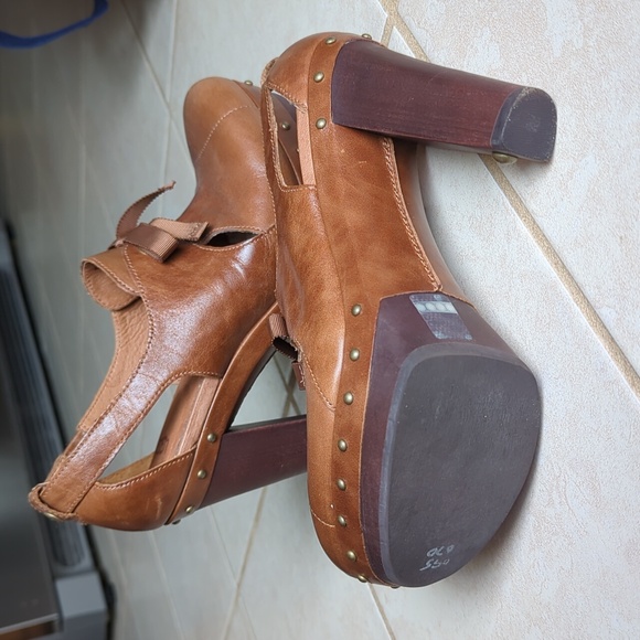 UGG 9.5 Celestina Shearling Platform Heels - Picture 8 of 11